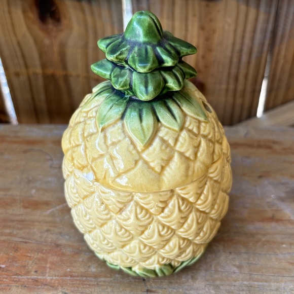 Vintage Orchids of Hawaii R-15 Yellow & Green Hand Painted Ceramic Pineapple Mug - Picture 2 of 9